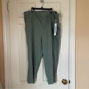 NWT 32 Degrees Heat Pants Women XXL Green Pockets Button Pull Up Cropped New